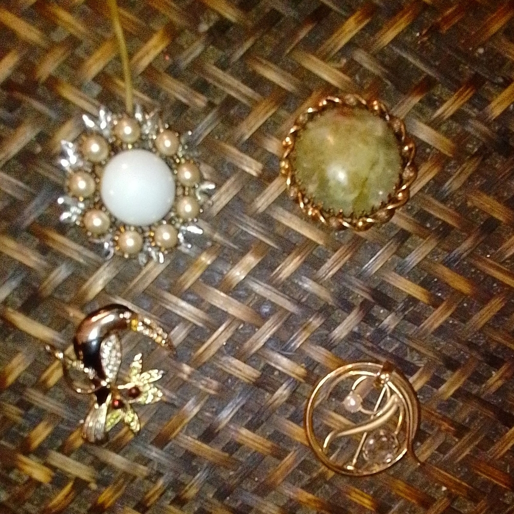 Antique /vintage brooches